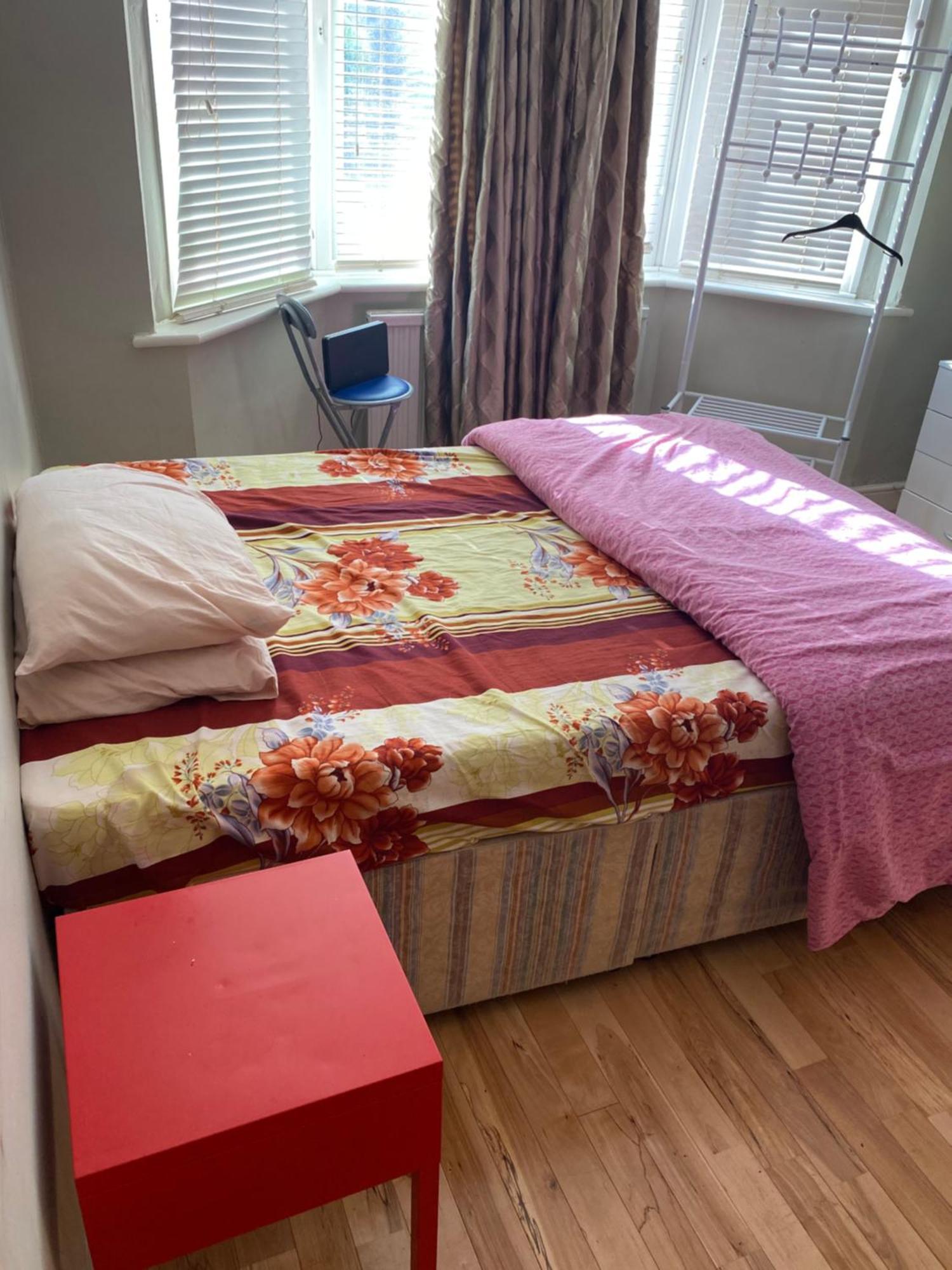 Private Lovely Double Bedroom * High Wycombe